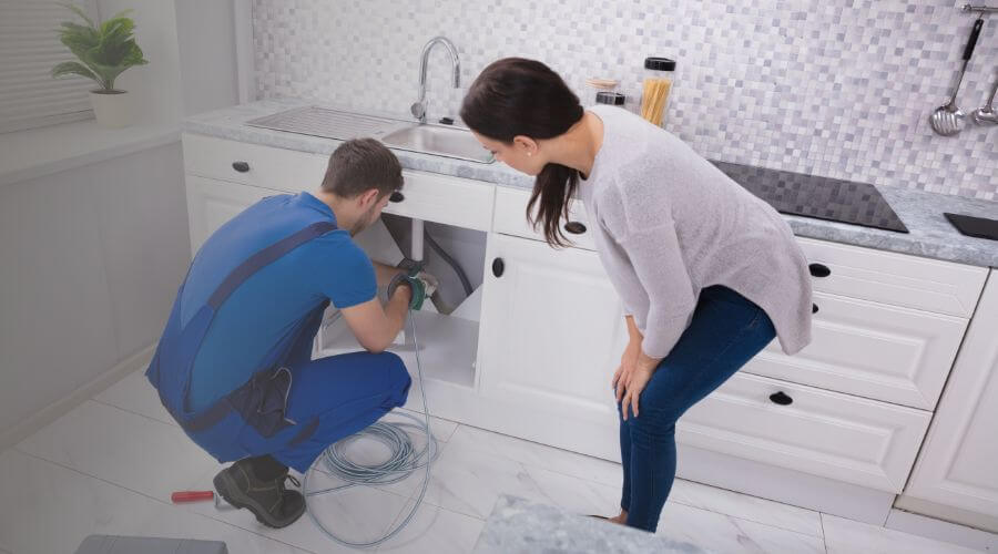 Expert burst pipe repair services in Maunabo, PR